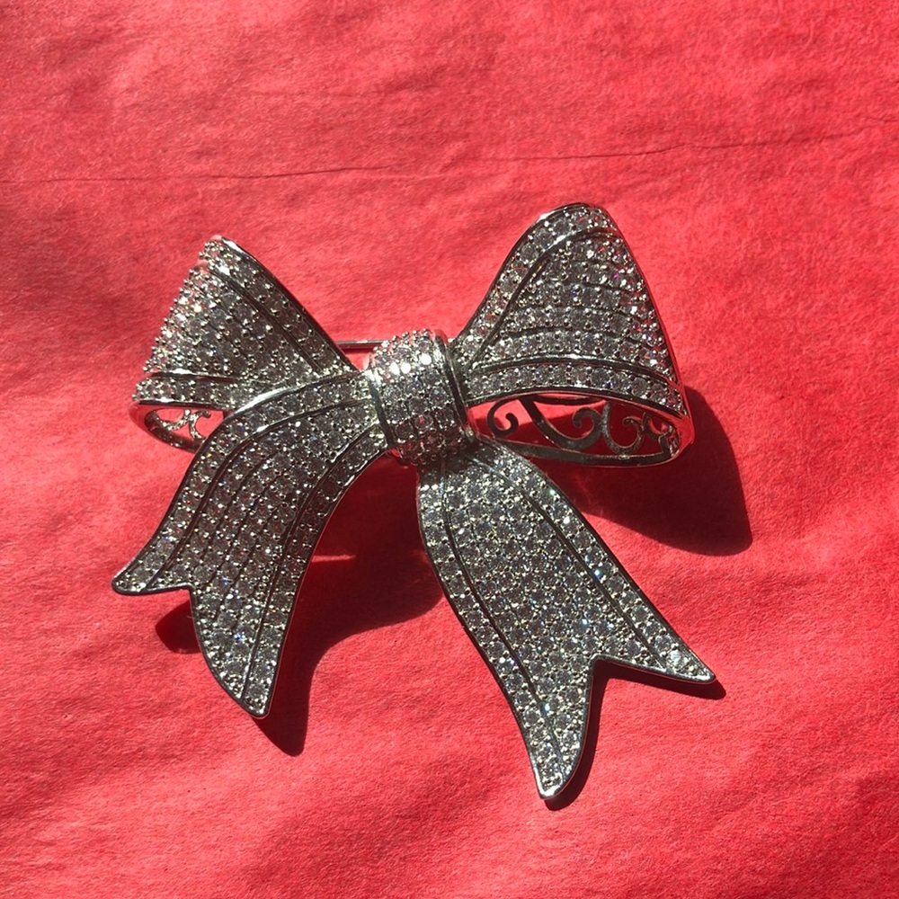 Sparkling Silver Tone Bow Brooch